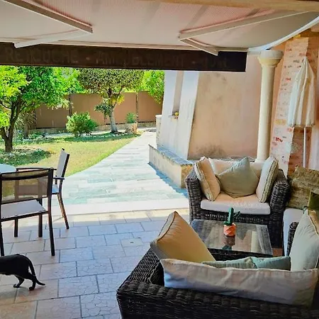 Elegant-cosy 2p55m2 Dans Bas De Provencale ! Appartement *