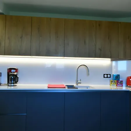 Appartement Elegant-cosy 2p55m2 Dans Bas De Provencale !