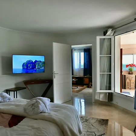 Elegant-cosy 2p55m2 Dans Bas De Provencale ! *