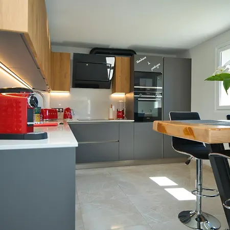Elegant-cosy 2p55m2 Dans Bas De Provencale ! Villeneuve-Loubet