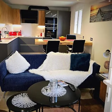 Elegant-cosy 2p55m2 Dans Bas De Provencale ! *