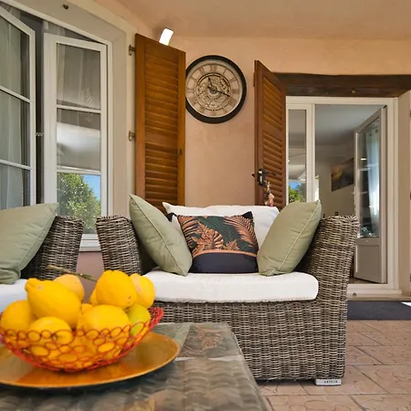 Elegant-cosy 2p55m2 Dans Bas De Provencale !