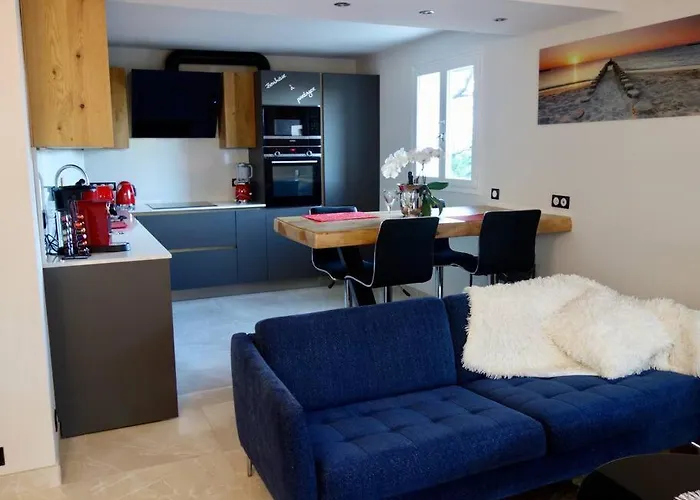 Elegant-cosy 2p55m2 Dans Bas De Provencale ! *