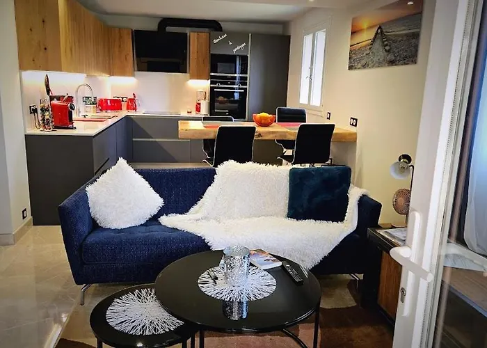 Elegant-cosy 2p55m2 Dans Bas De Provencale ! *