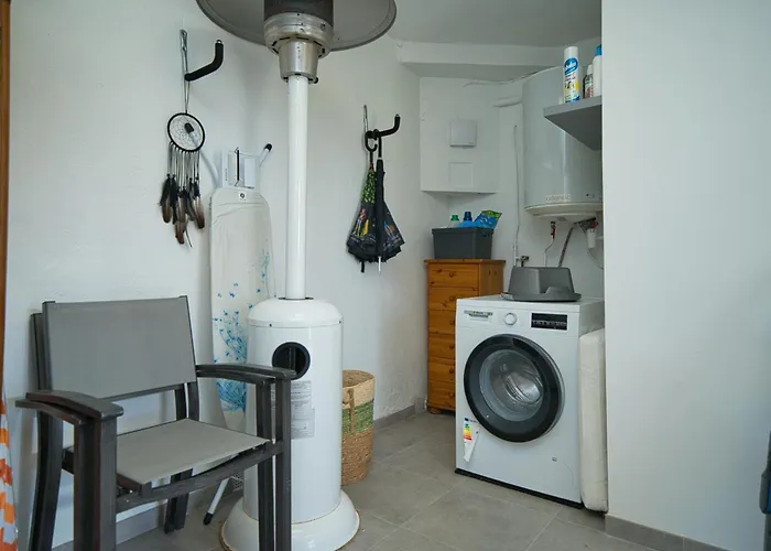 Elegant-cosy 2p55m2 Dans Bas De Provencale ! *